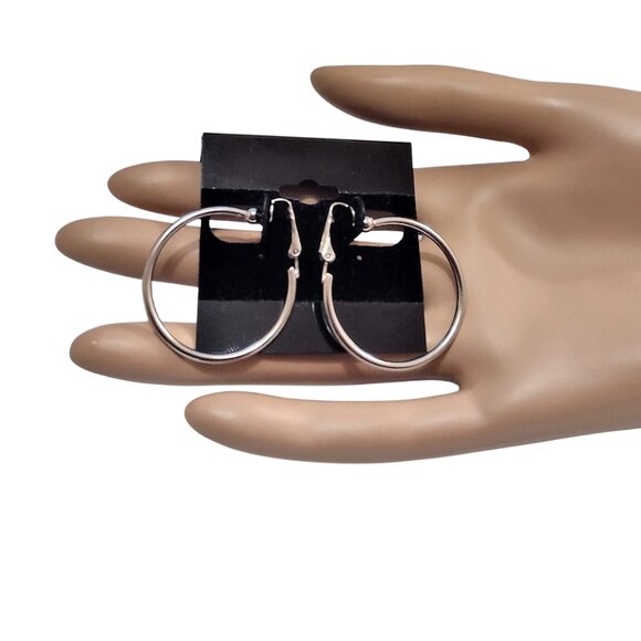 1 1/4" Polished Plain Hoops Clip On Earrings Silver Plated 2mm Tube 32mm Round - Picture 3 of 3